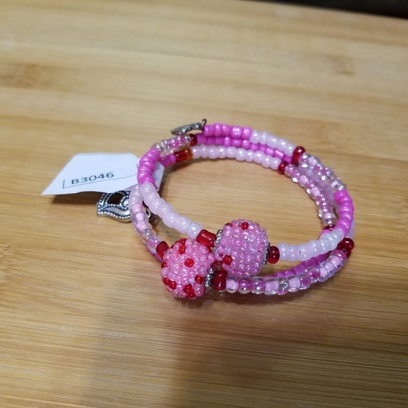 Hand Crafted Memory Wire Wrap Bracelet with Charms Pink/Red Small - Picture 4 of 8